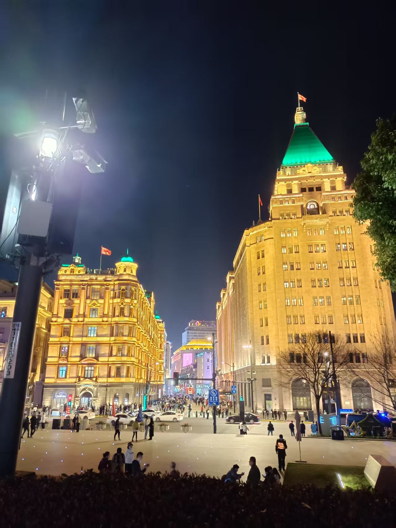 Shanghai Bund Night Walking Tour
